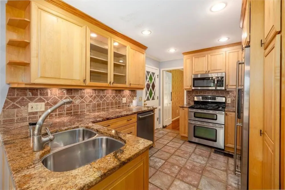 2123 Mountain Creek Drive Smoke Rise, GA 30087