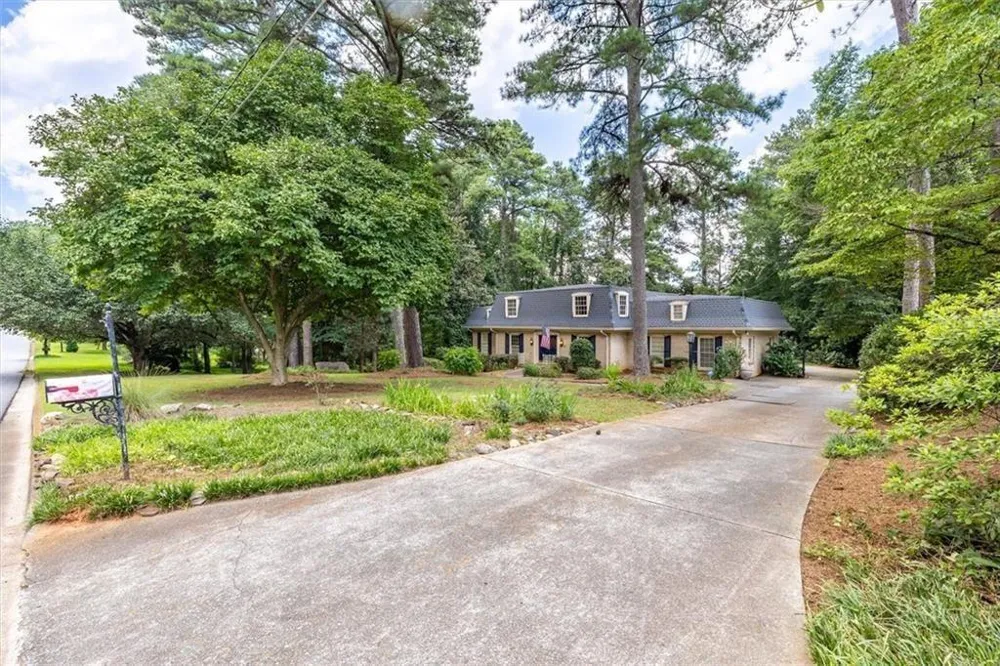 2123 Mountain Creek Drive Smoke Rise, GA 30087