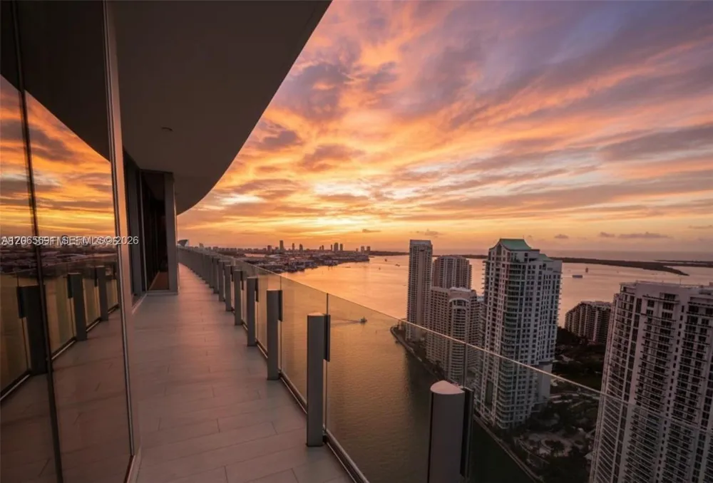 300 Biscayne Boulevard Way #4201E Miami, FL 33131
