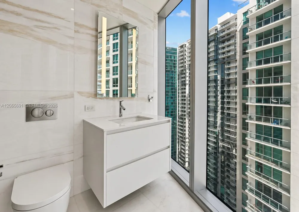 300 Biscayne Boulevard Way #4201E Miami, FL 33131