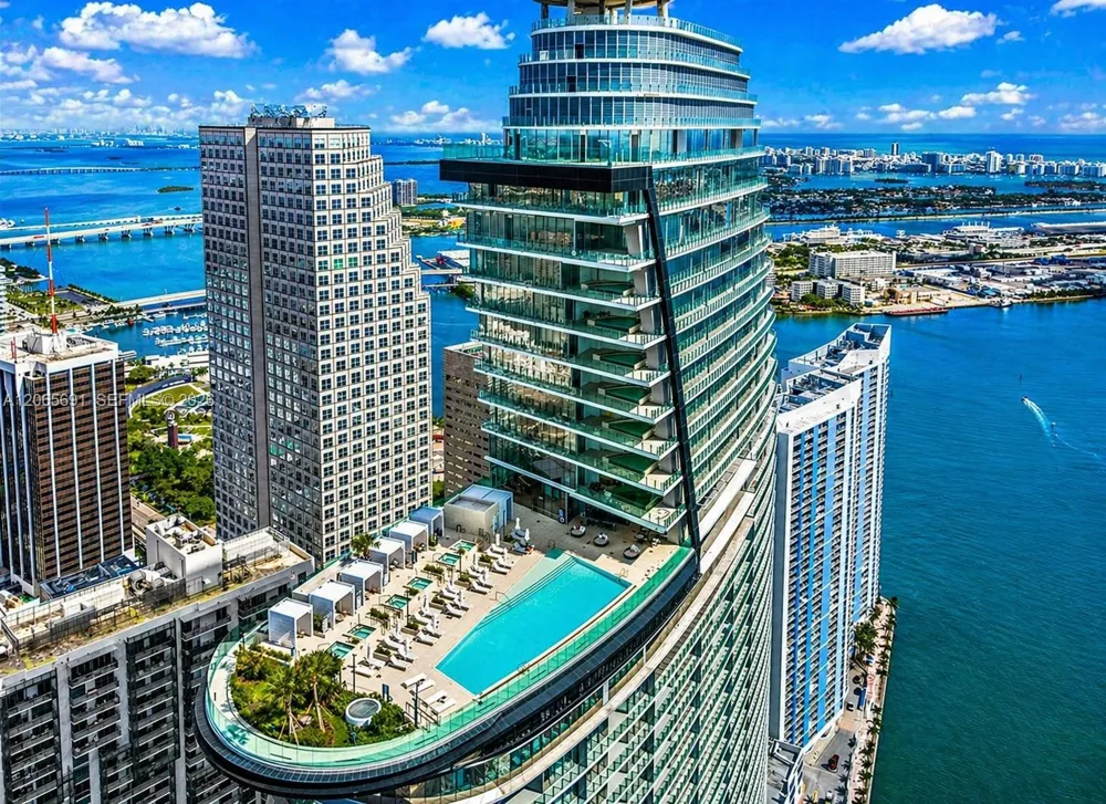 300 Biscayne Boulevard Way #4201E Miami, FL 33131