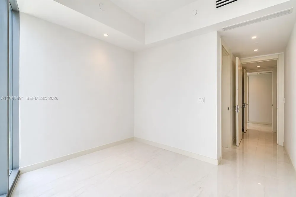 300 Biscayne Boulevard Way #4201E Miami, FL 33131