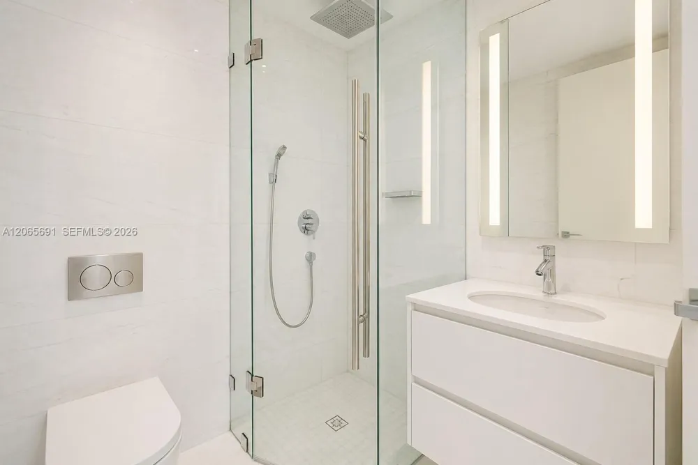 300 Biscayne Boulevard Way #4201E Miami, FL 33131