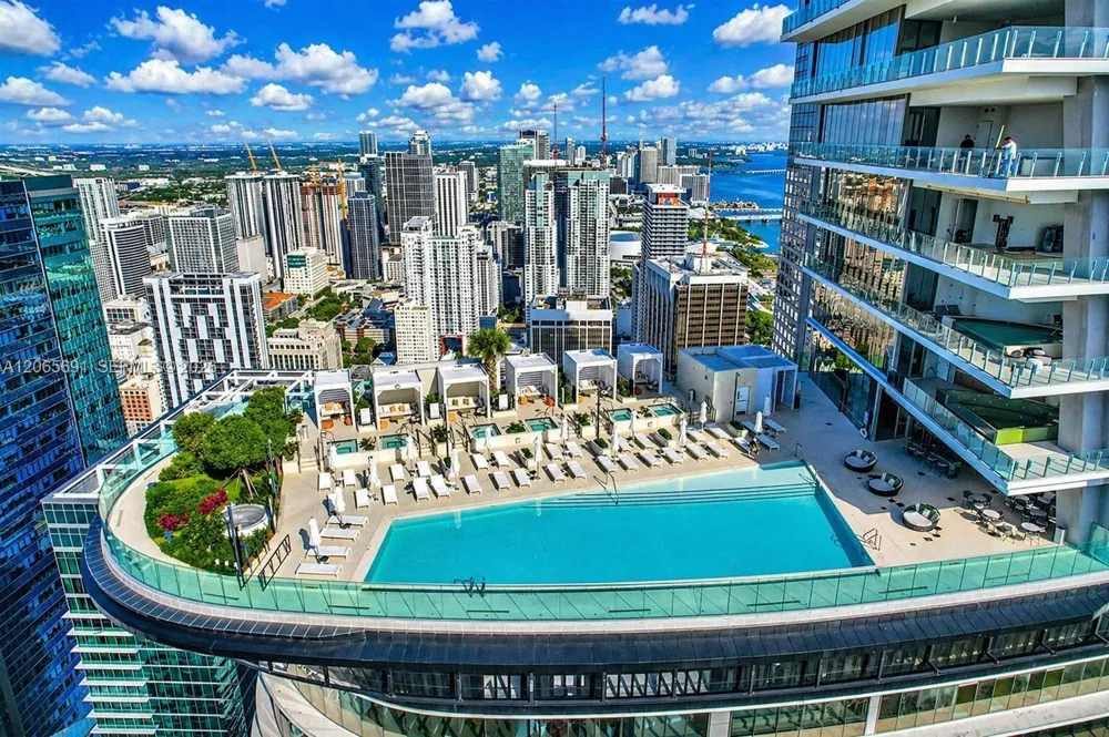 300 Biscayne Boulevard Way #4201E Miami, FL 33131