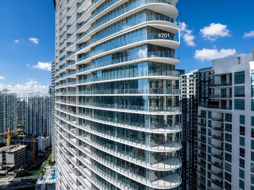 300 Biscayne Boulevard Way #4201E Miami, FL 33131