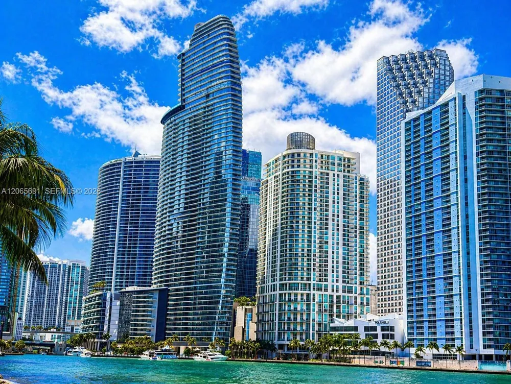300 Biscayne Boulevard Way #4201E Miami, FL 33131