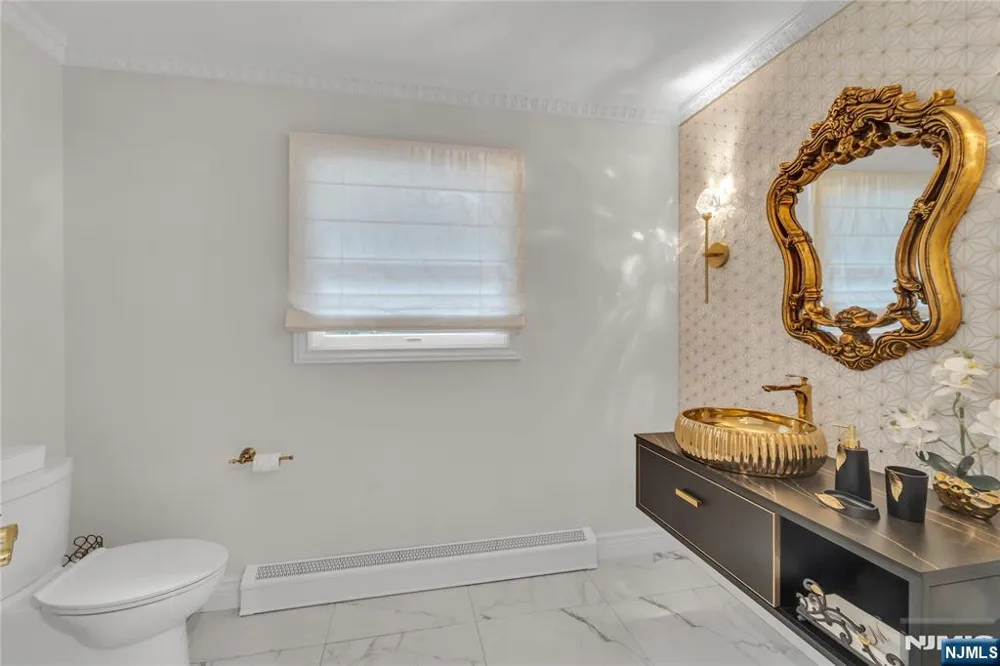 312 Old Tappan Road Old Tappan, NJ 07675