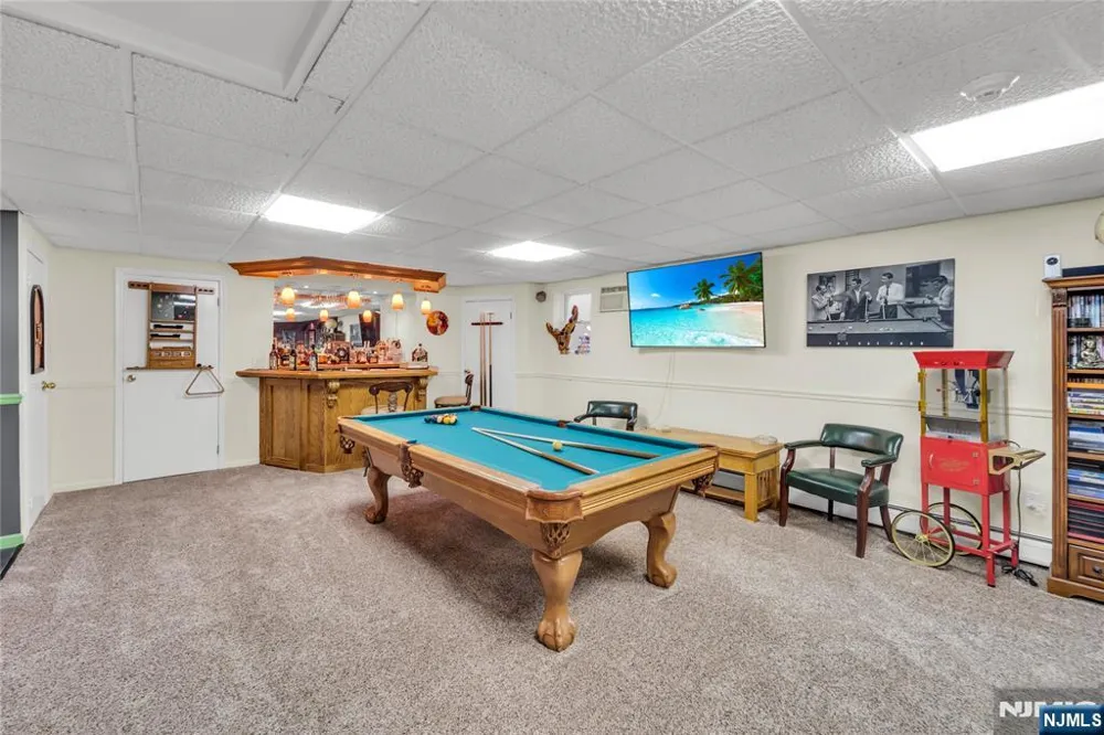 312 Old Tappan Road Old Tappan, NJ 07675