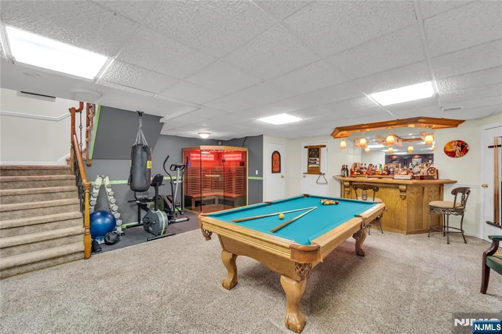 312 Old Tappan Road Old Tappan, NJ 07675