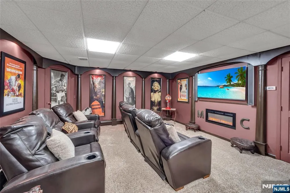 312 Old Tappan Road Old Tappan, NJ 07675