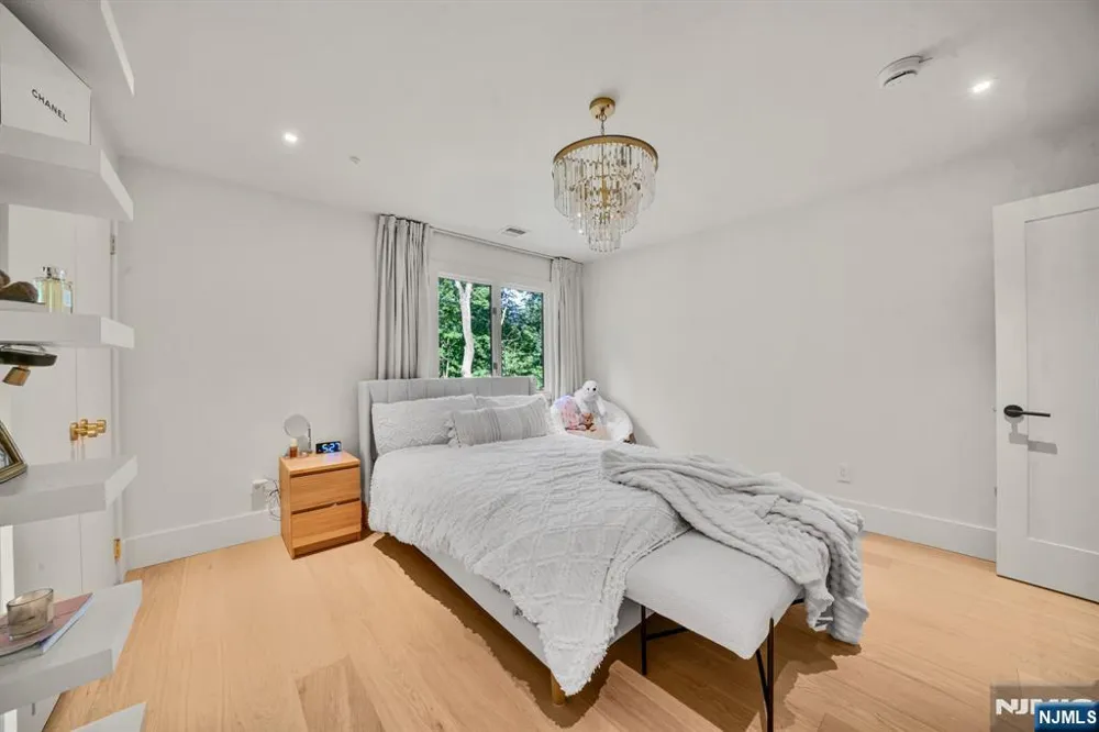 160 Beacon Street Haworth, NJ 07641