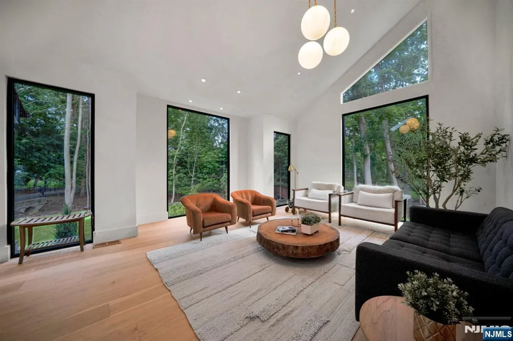 160 Beacon Street Haworth, NJ 07641
