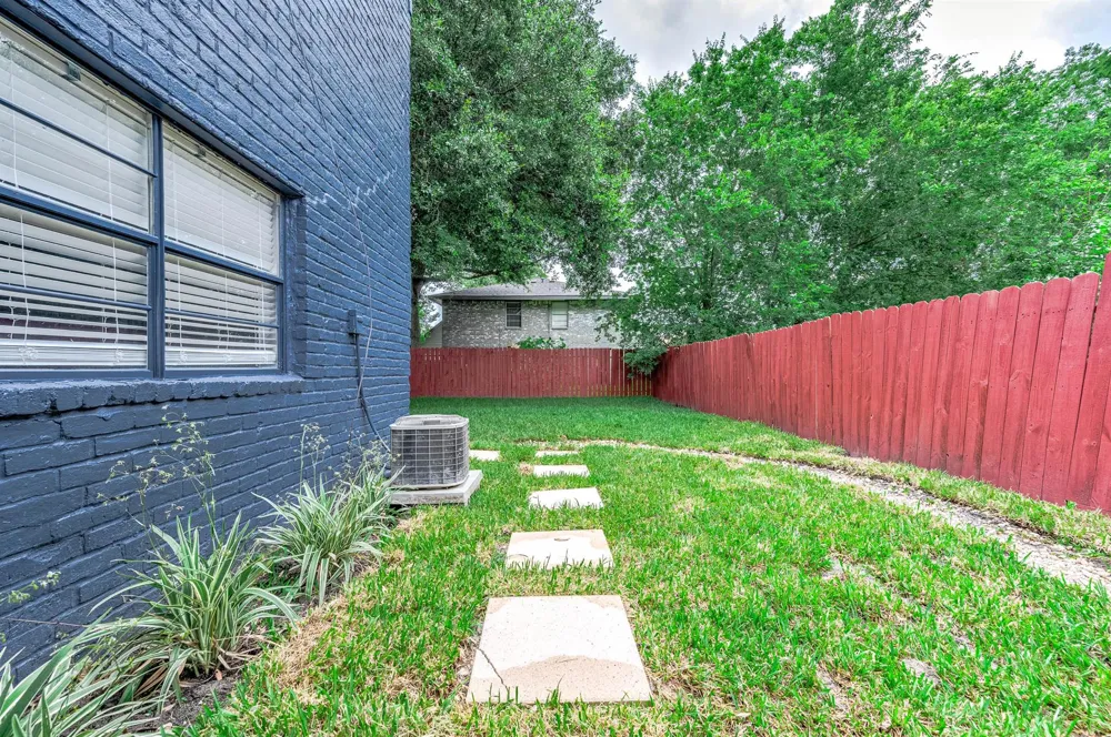 4620 W Orange Street Pearland, TX 77581