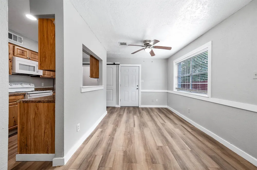 4620 W Orange Street Pearland, TX 77581