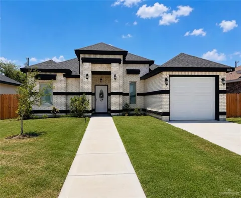 1304 E Acacia Drive