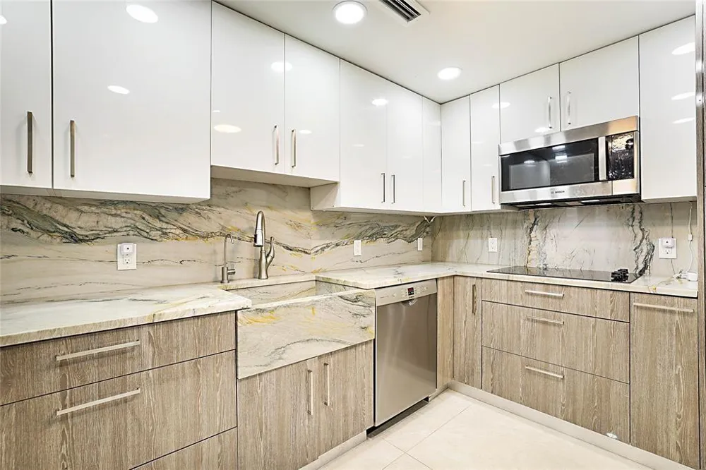 2800 OCEAN DRIVE #B-9A Riviera Beach, FL 33404
