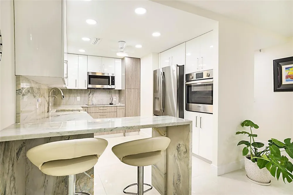 2800 OCEAN DRIVE #B-9A Riviera Beach, FL 33404