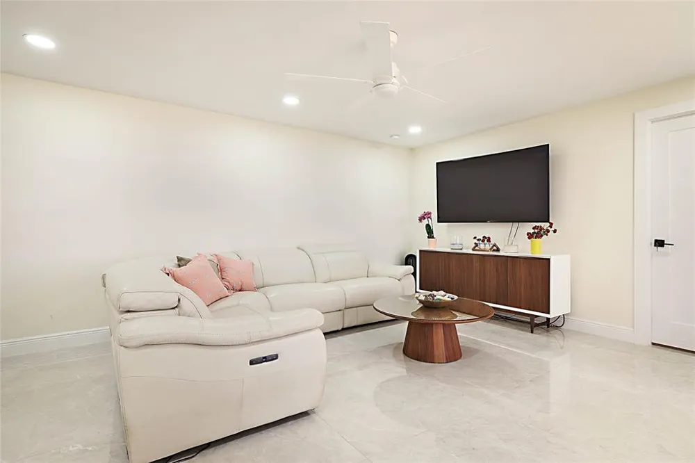 2800 OCEAN DRIVE #B-9A Riviera Beach, FL 33404
