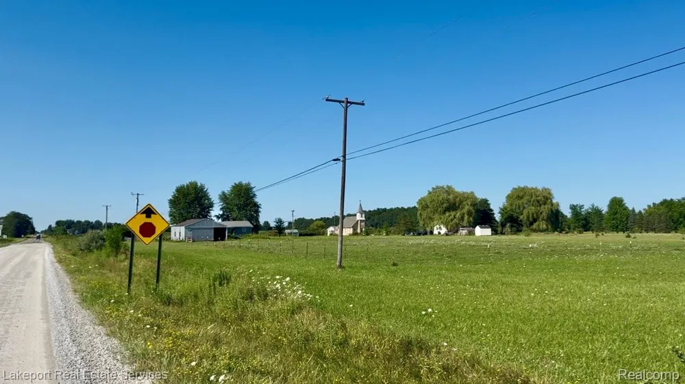 8485 Yale Road Greenwood Township, MI 48006