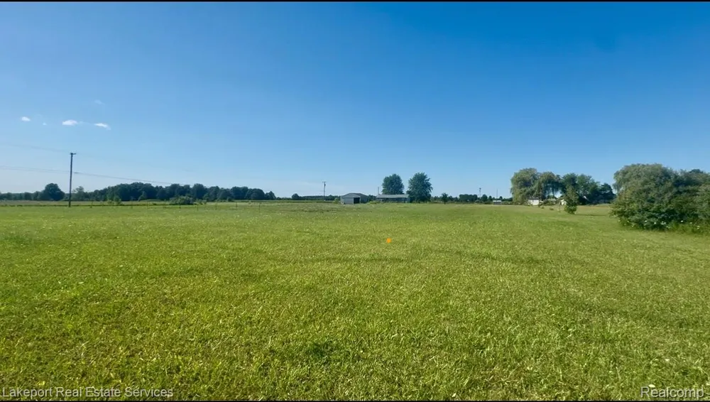 8485 Yale Road Greenwood Township, MI 48006