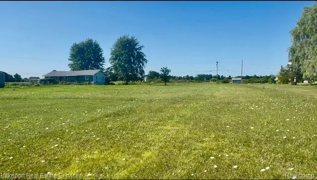 8485 Yale Road Greenwood Township, MI 48006