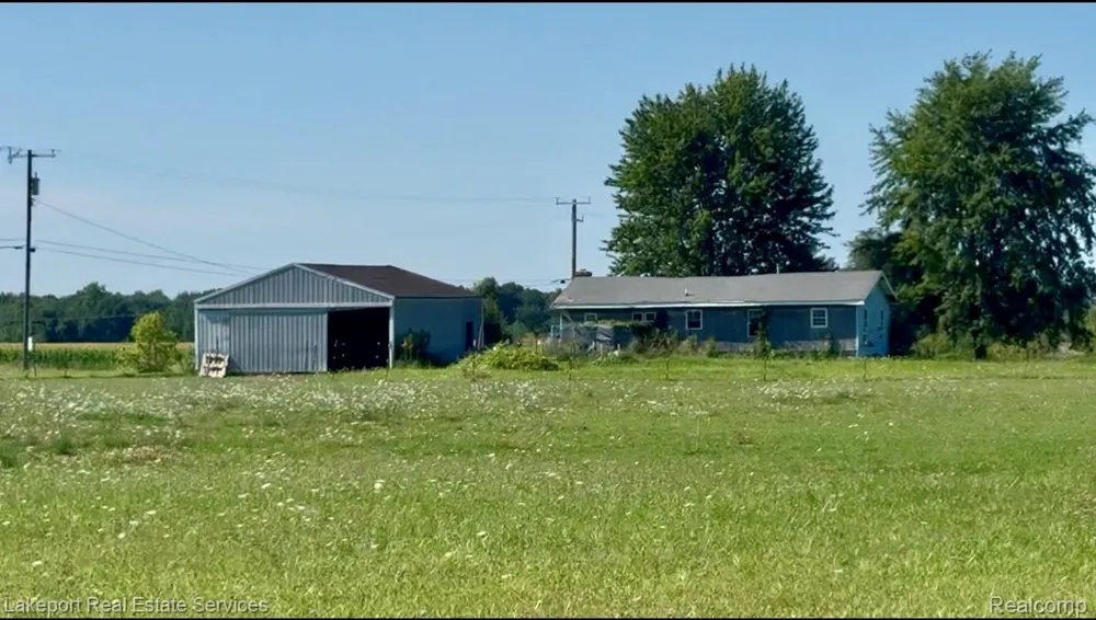 8485 Yale Road Greenwood Township, MI 48006