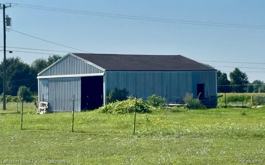 8485 Yale Road Greenwood Township, MI 48006
