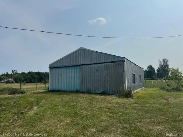8485 Yale Road Greenwood Township, MI 48006