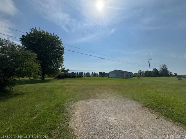 8485 Yale Road Greenwood Township, MI 48006
