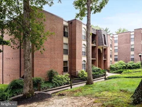 3334 WOODBURN VILLAGE DRIVE #33