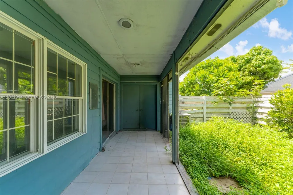 14414 SW 142nd Ct Miami, FL 33186