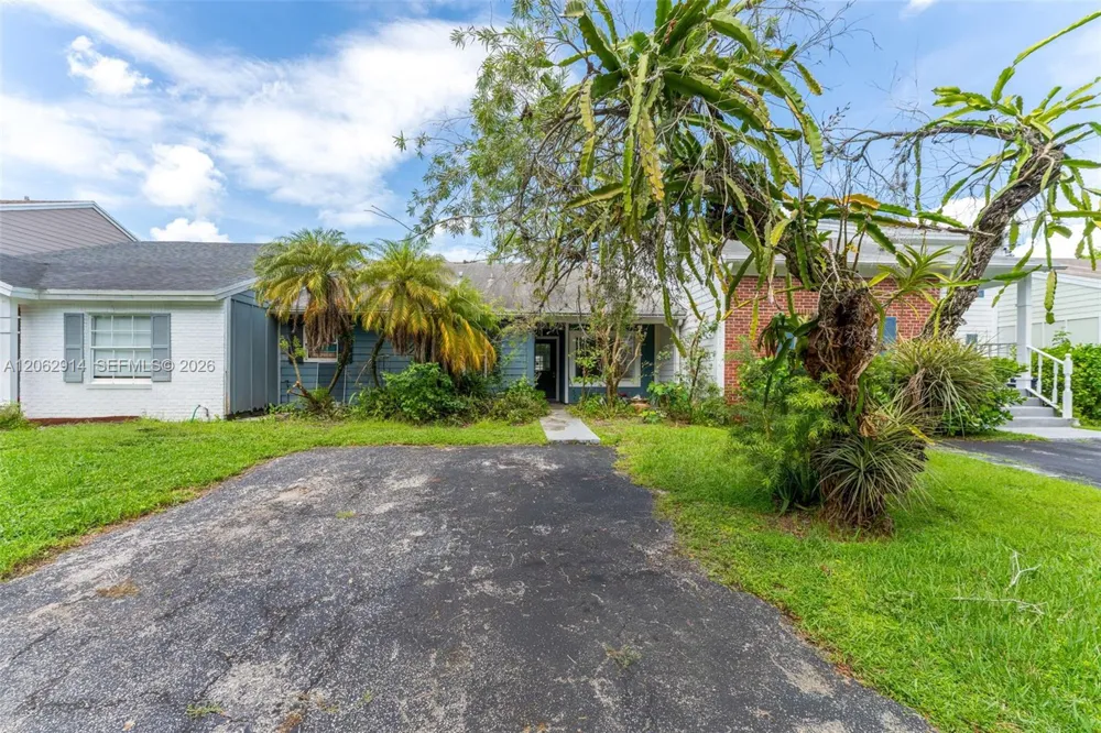 14414 SW 142nd Ct Miami, FL 33186