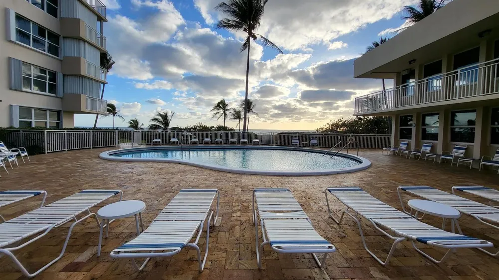 5200 Ocean Boulevard #615 Lauderdale By The Sea, FL 33308