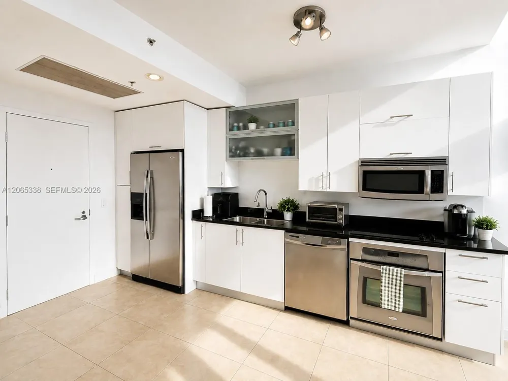 60 SW 13th St #3219 Miami, FL 33130