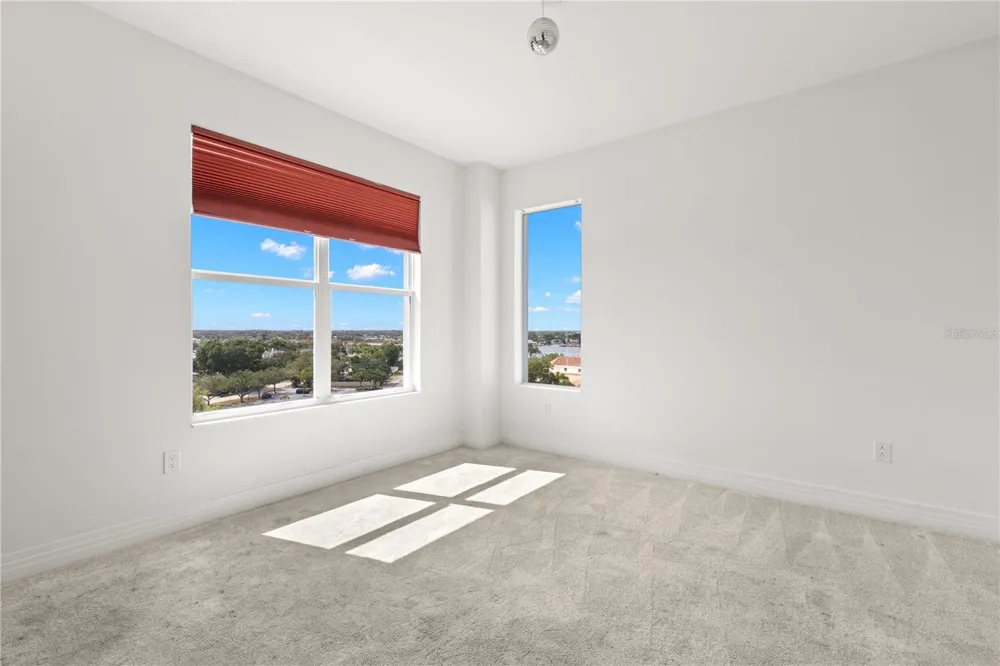 1325 SNELL ISLE BOULEVARD NE #812 St Petersburg, FL 33704