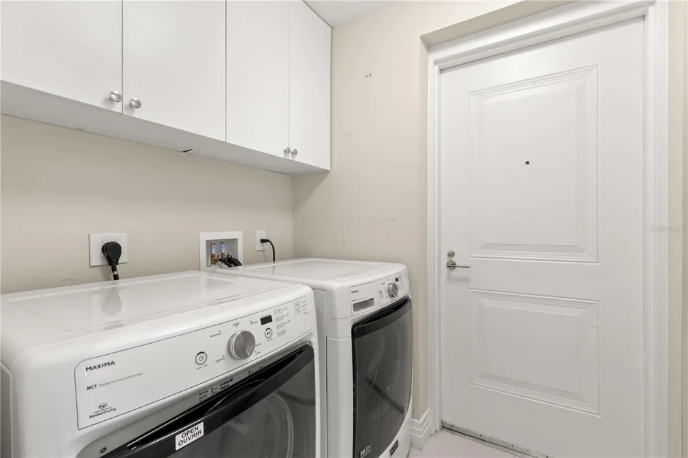 1325 SNELL ISLE BOULEVARD NE #812 St Petersburg, FL 33704