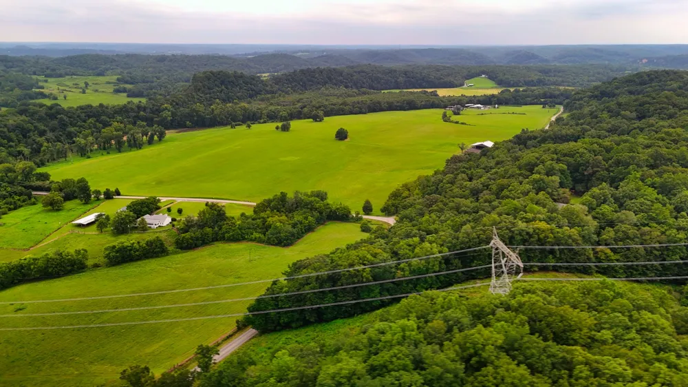 4 Cedar Hill Rd White Bluff, TN 37187