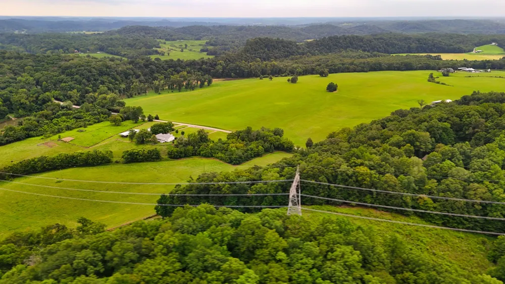 4 Cedar Hill Rd White Bluff, TN 37187