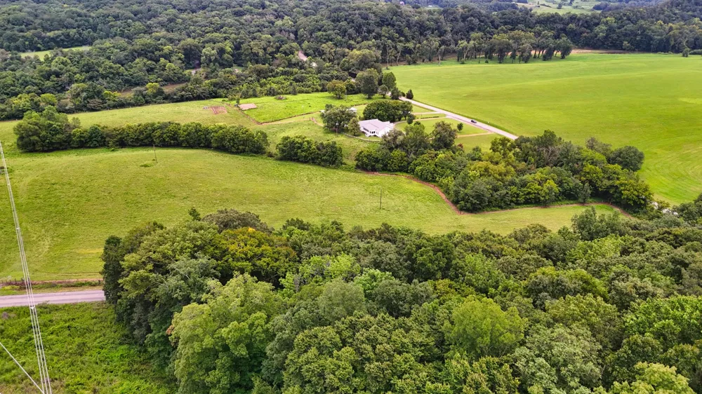 4 Cedar Hill Rd White Bluff, TN 37187