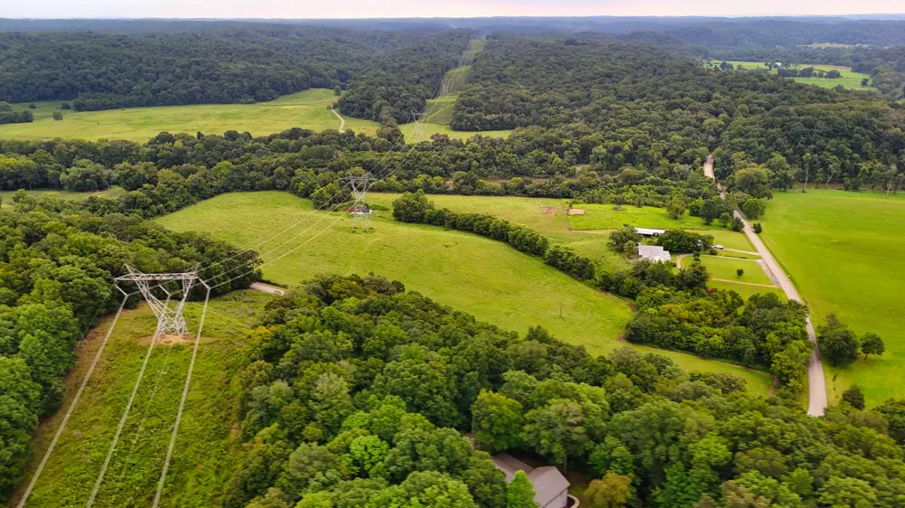 4 Cedar Hill Rd White Bluff, TN 37187