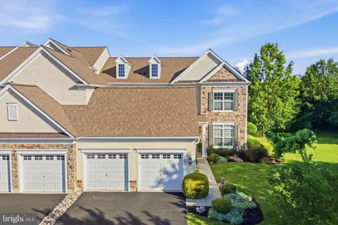 425 PRIMROSE DRIVE