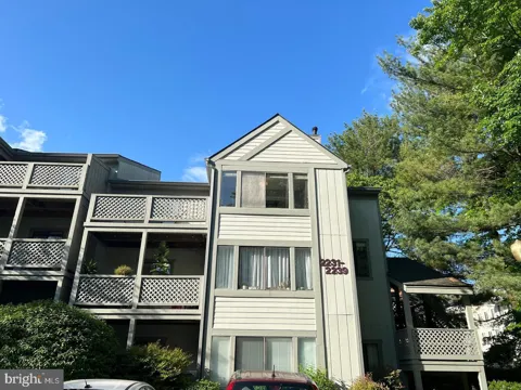 2239 HUNTERS RUN DRIVE #2239