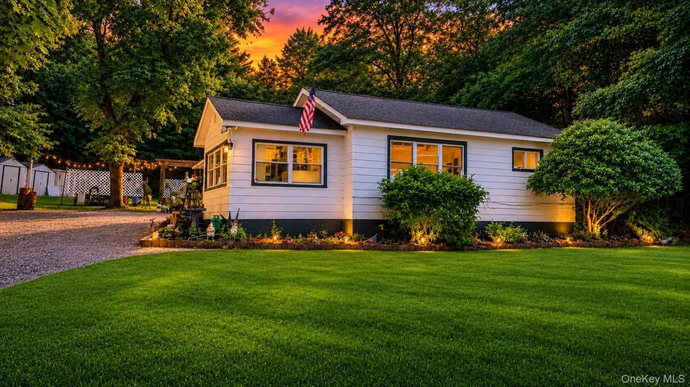 16 Upper Hillman Road Warwick, NY 10990