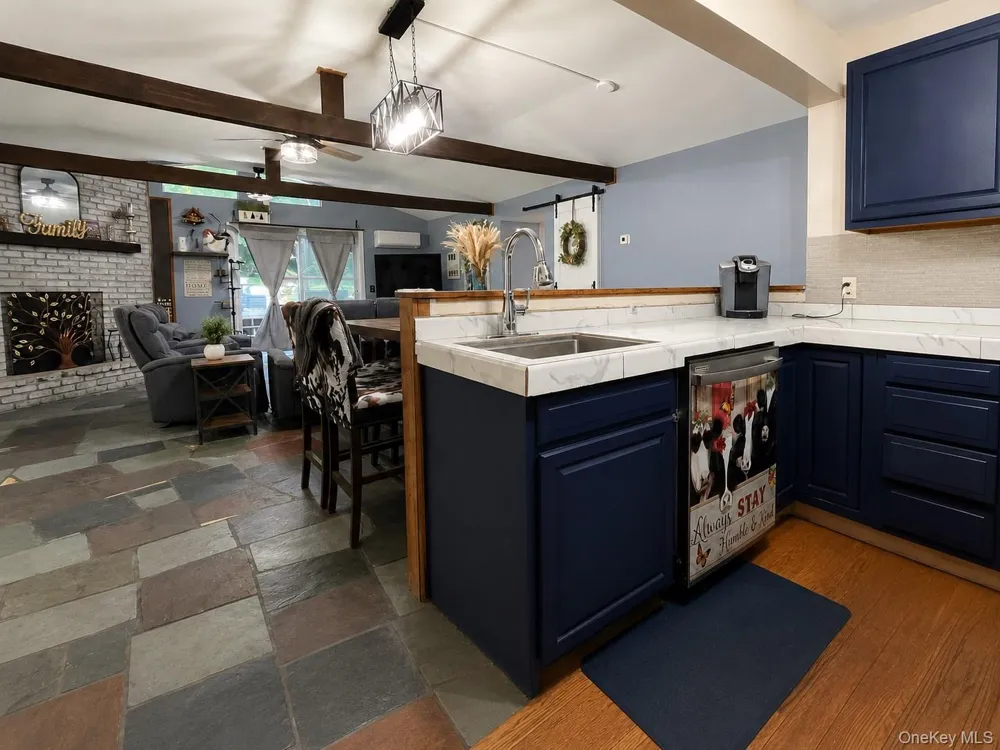 16 Upper Hillman Road Warwick, NY 10990
