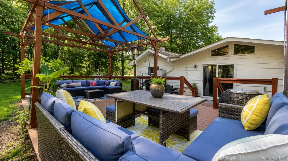 16 Upper Hillman Road Warwick, NY 10990