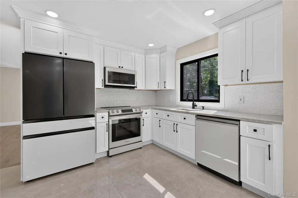 96 Chestnut Street Mount Sinai, NY 11766