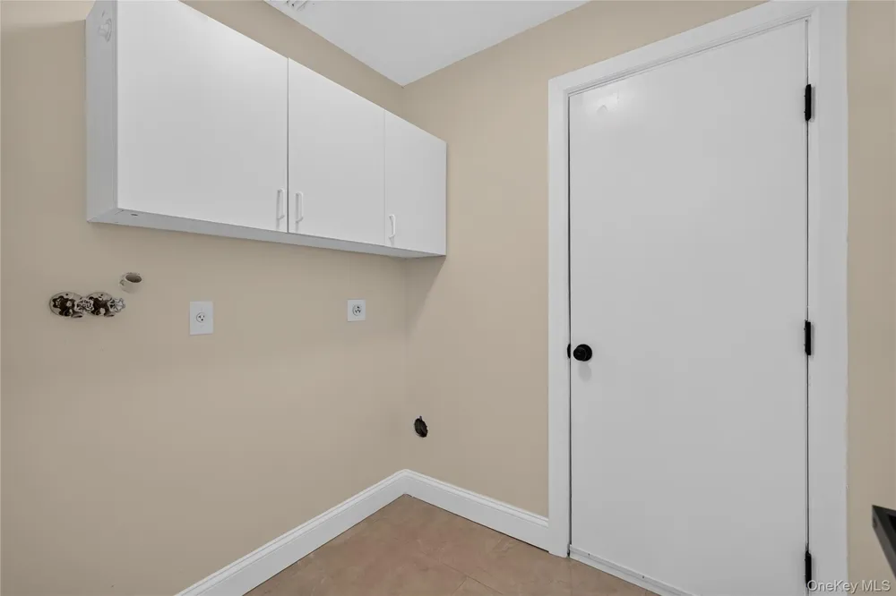 96 Chestnut Street Mount Sinai, NY 11766
