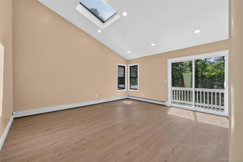96 Chestnut Street Mount Sinai, NY 11766