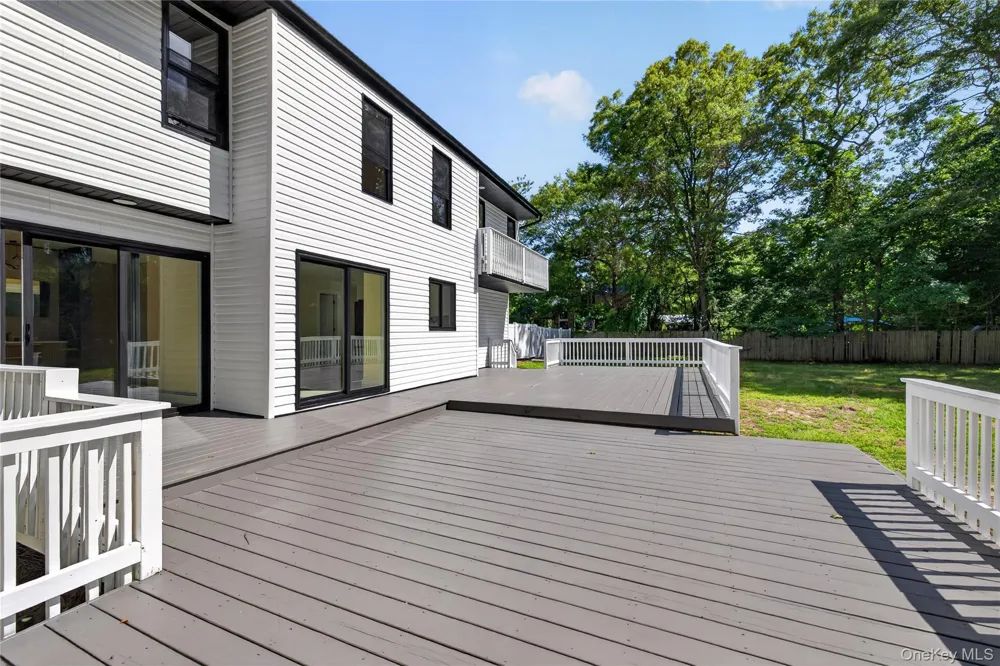96 Chestnut Street Mount Sinai, NY 11766