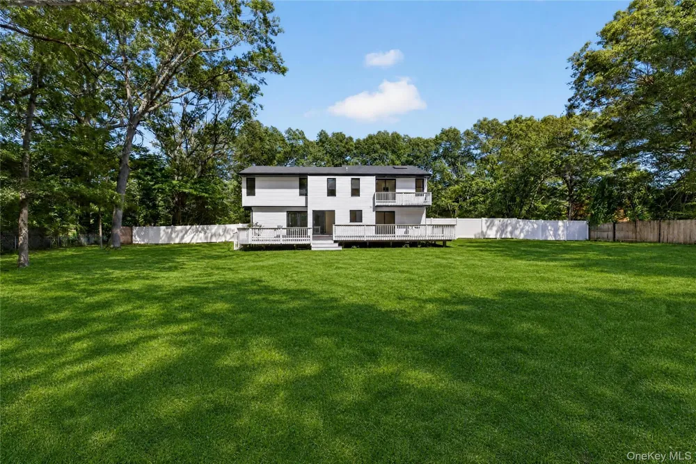 96 Chestnut Street Mount Sinai, NY 11766